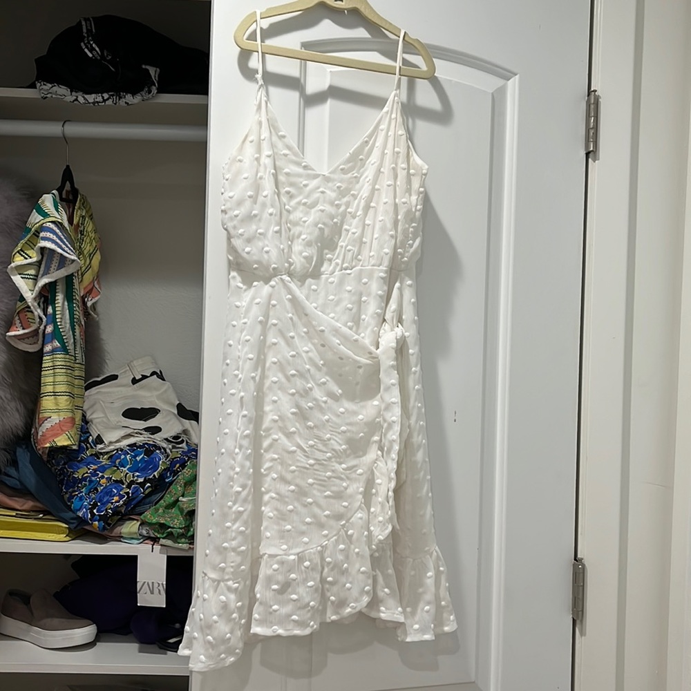 Adorable GB white polka dot dress!